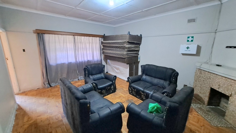 7 Bedroom Property for Sale in Willows Free State
